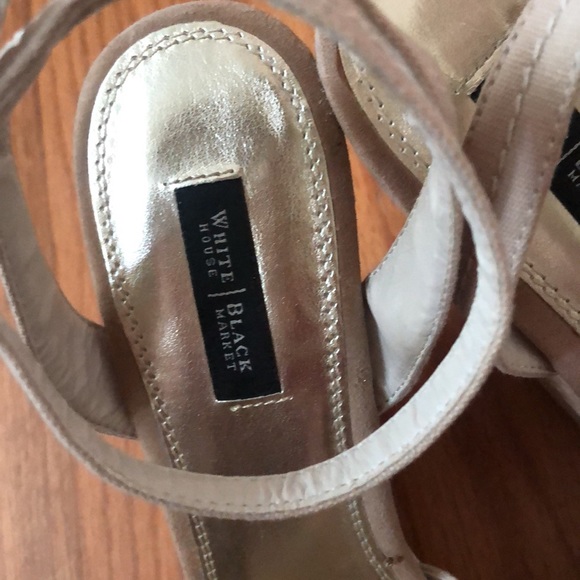 NEW!! Beige/cream wedges sandals from WHBM Sz 9 - Picture 5 of 7